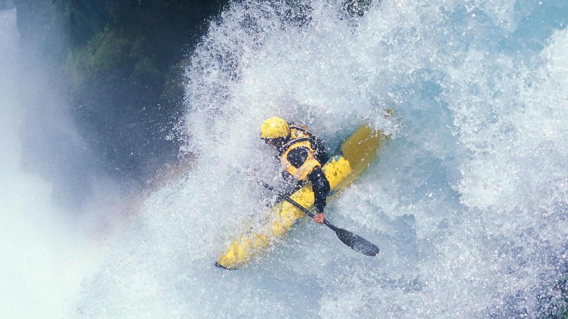 深圳篮球江湖,新贵逆袭的雨夜,与武切维奇接管的时代权杖
